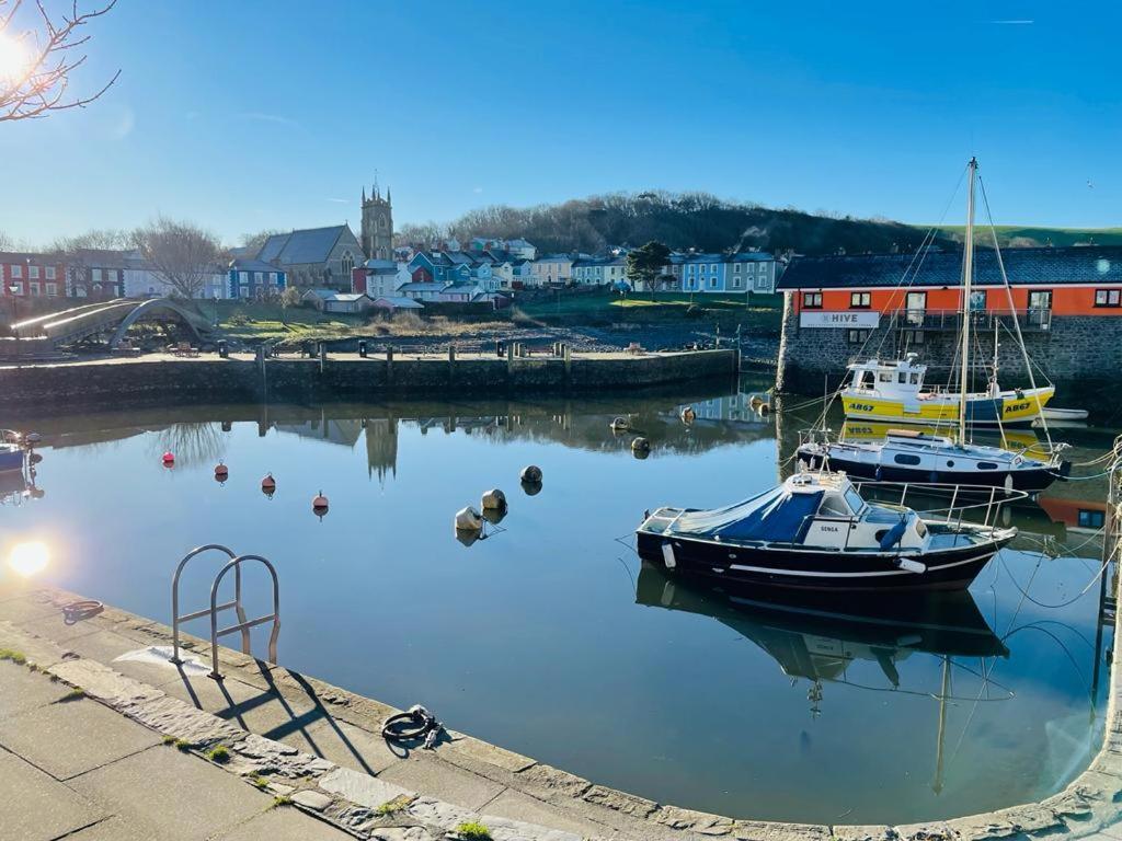 Arosfa Harbourside Guesthouse Aberaeron Exterior photo